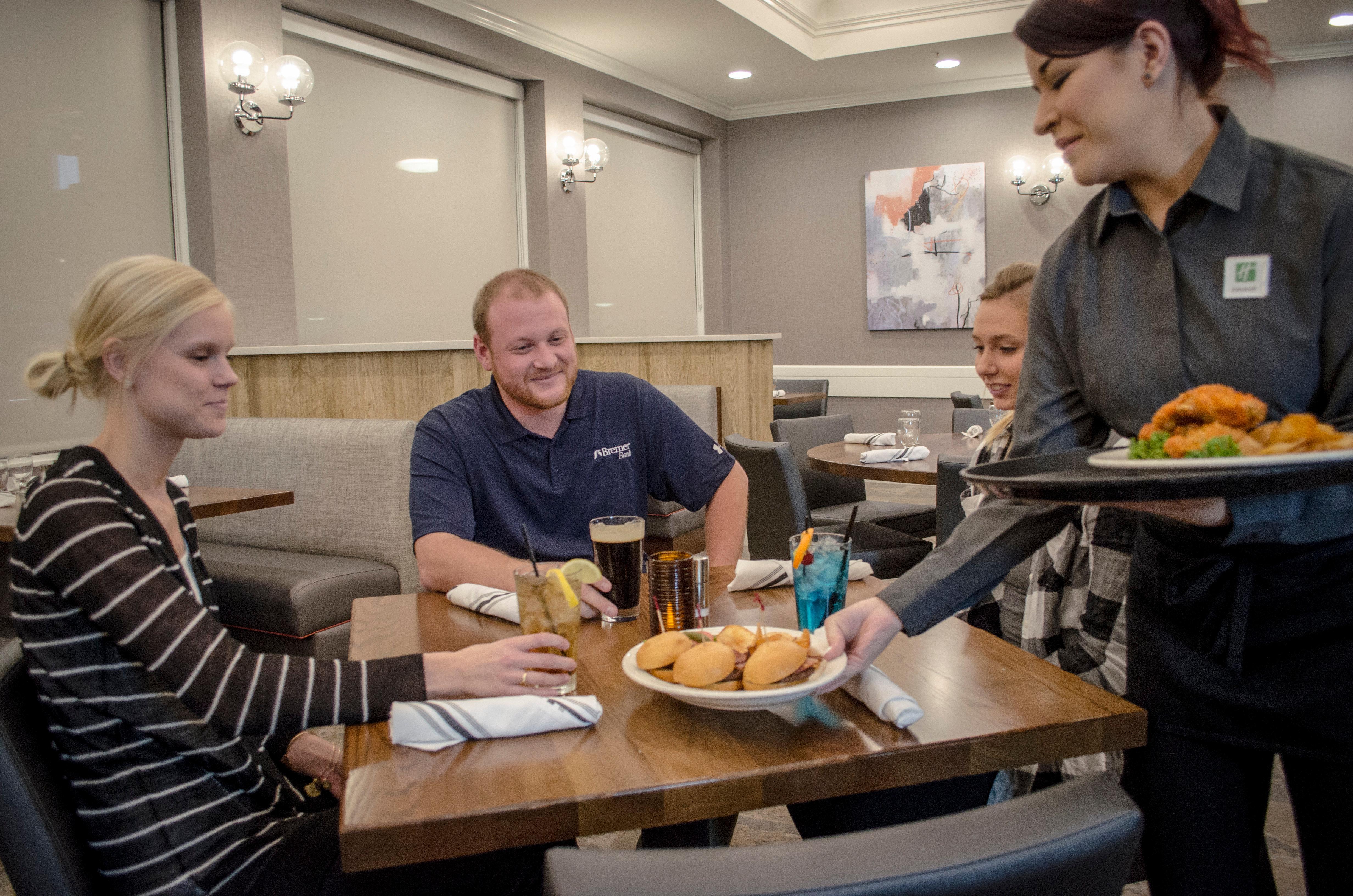 Holiday Inn Fargo By Ihg Экстерьер фото