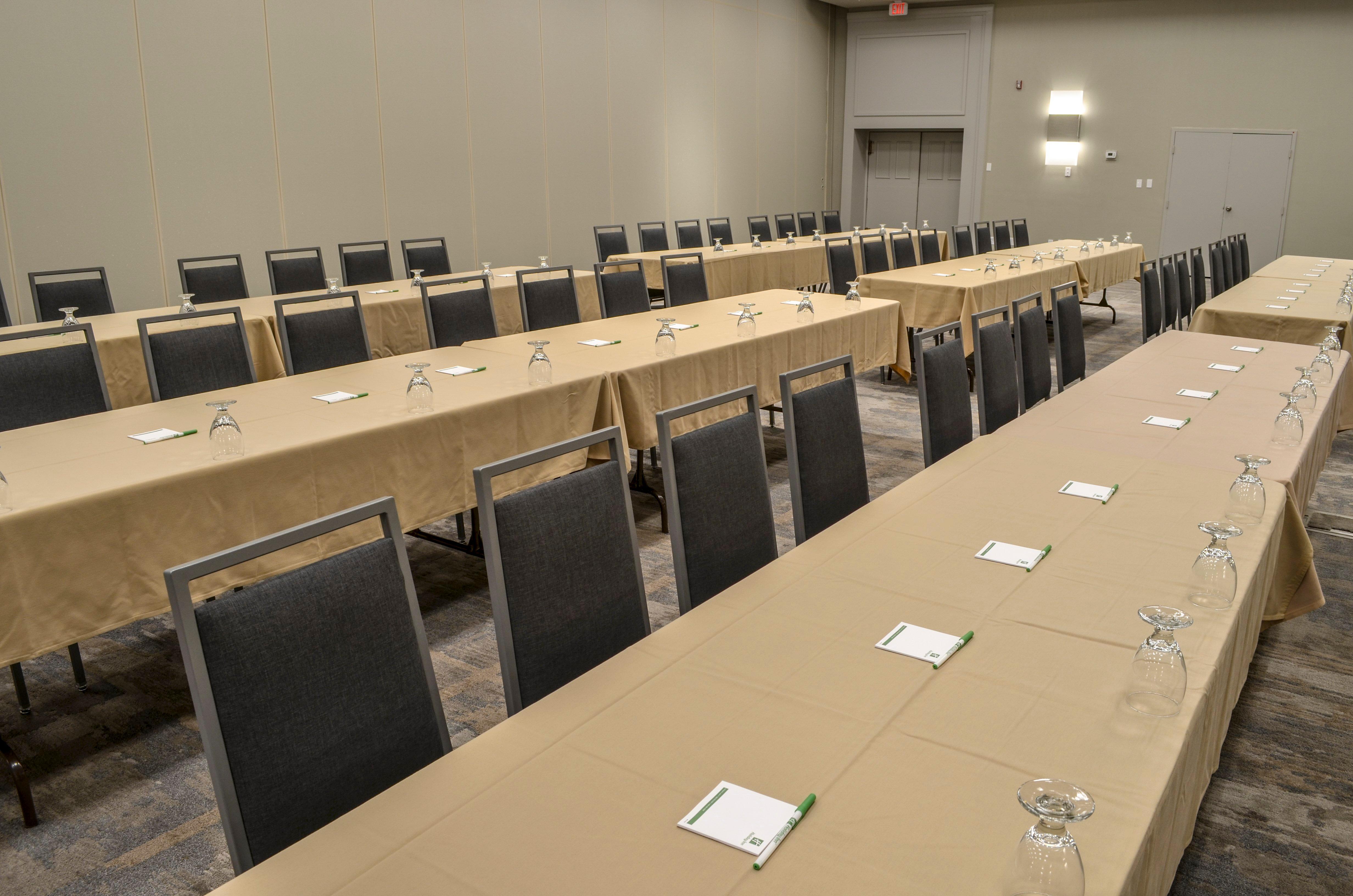 Holiday Inn Fargo By Ihg Экстерьер фото